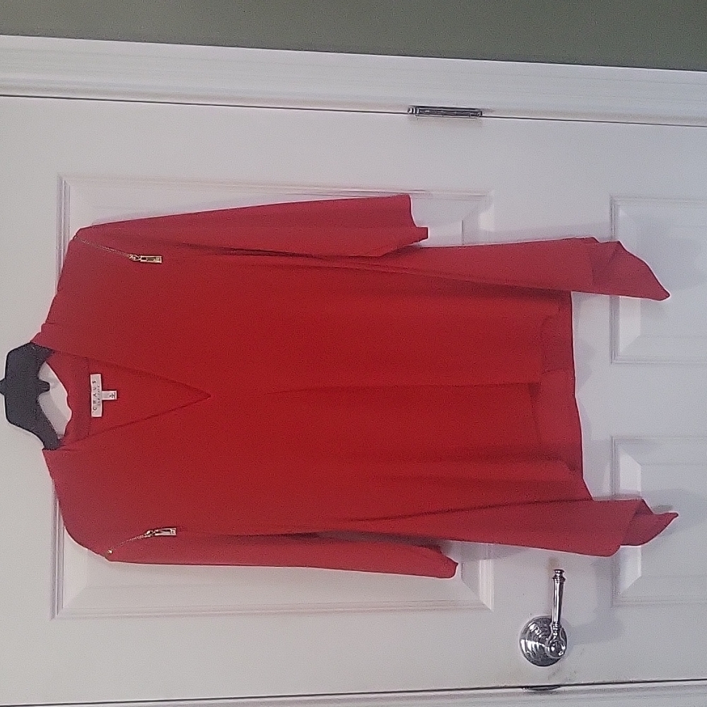 Red zip on shoulder top front and back